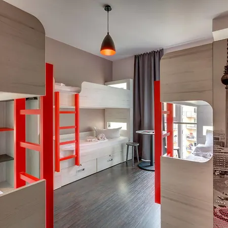 Meininger Alexanderplatz Otel Berlin