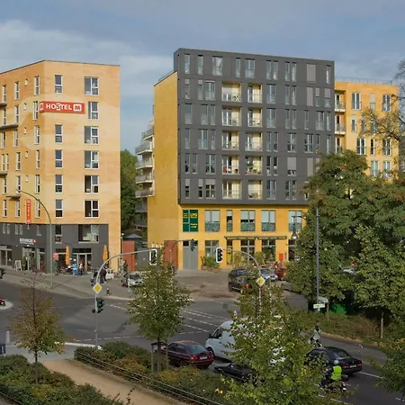 Meininger Alexanderplatz Otel Berlin