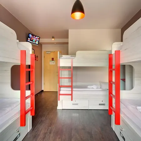 Meininger Alexanderplatz Otel 3*