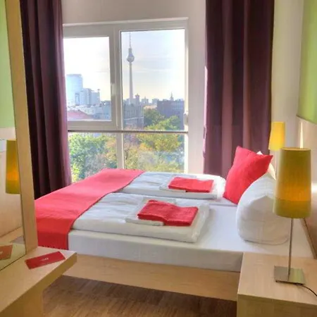 Hotel Meininger Alexanderplatz 3*