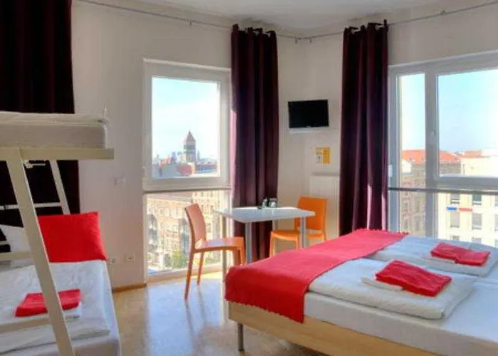 Meininger Alexanderplatz 3*