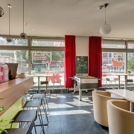 Hotel Meininger Alexanderplatz Berlino