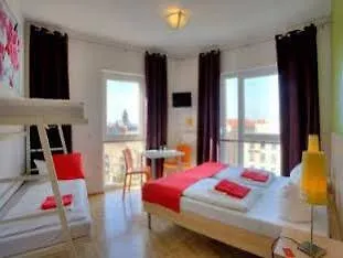 Meininger Alexanderplatz Hotell Berlin