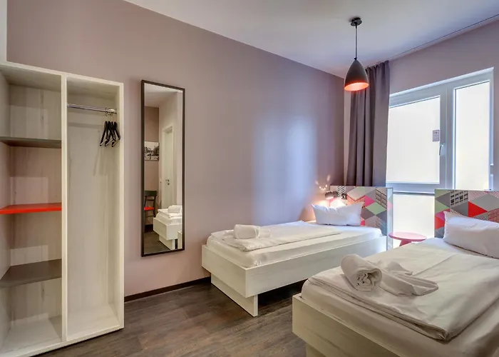 Meininger Alexanderplatz Hotell 3*